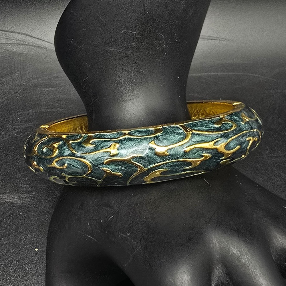 Moss Green Gold Tone Enamel Bangle Bracelet Hinged Clamper